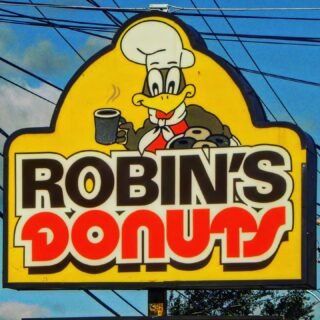 Happy 50th Anniversary to @robinsdonuts_can, the best dang non-specialty doughnut on the planet for as long as I've been eating 'em. Chocolate glaze. Maple glaze. Bismark. Jambuster. Mini cinni. Ace sandwiches and breakfast, too. (I don't drink coffee, but I hear they have a good takeout coffee, too!) All of it beats American-owned Tim Hortons by a country kilometre.
Thanks to Robin's superfan @solid_green_moore for the tip that today's the actual day the first Robin's opened up in Thunder Bay, ON in 1975.
Wish there were more still around Winnipeg, but whenever I'm near one, I'm indulging!
#robins #robinsdonuts #robinsdonuts50